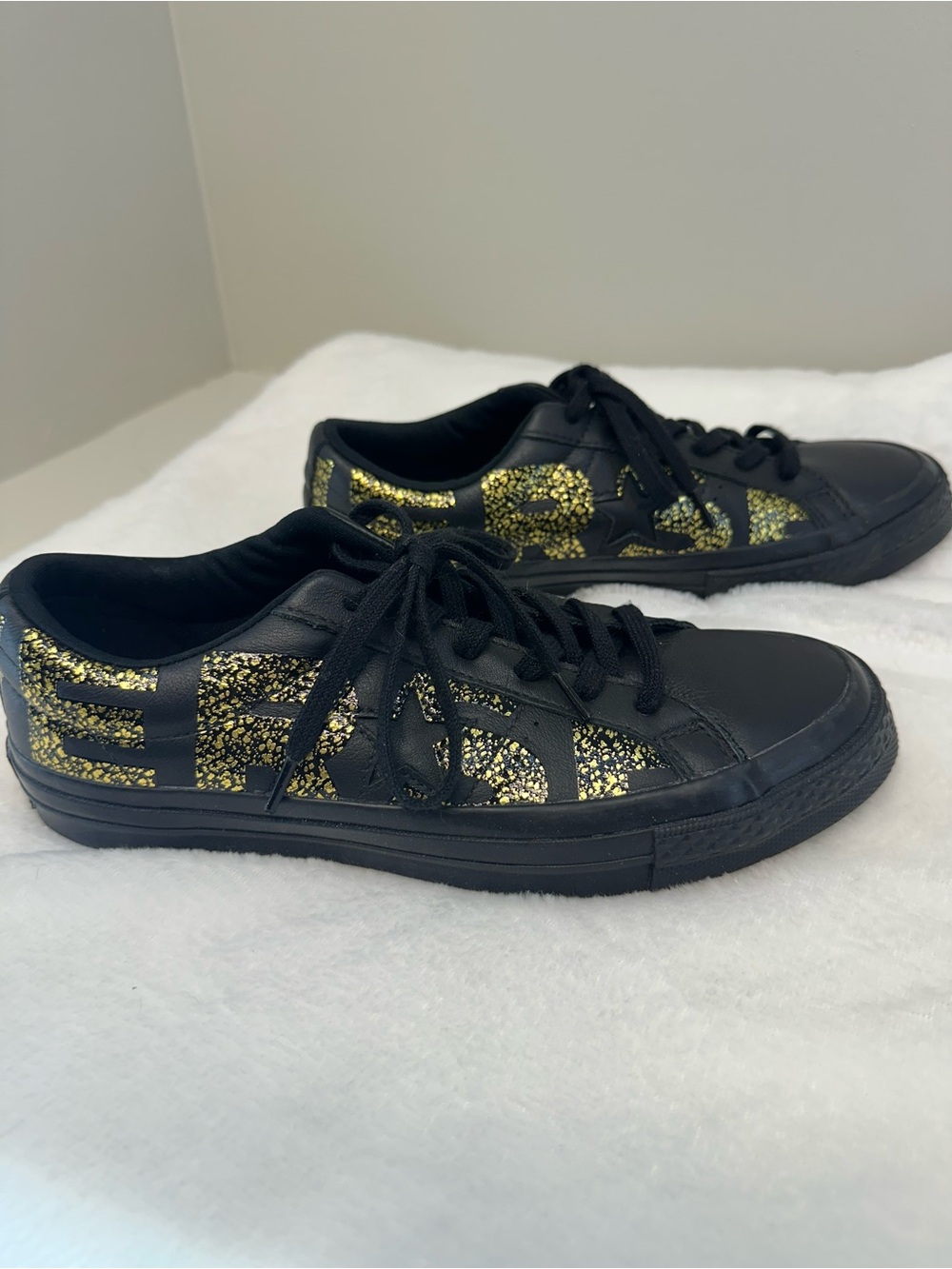 Converse Black Sneakers Gold Glitter Women's 8.5 Men’s 6.5 shoe low top
